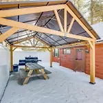 Rustic Blakeslee Cabin With Gas Grill Near Skiing!