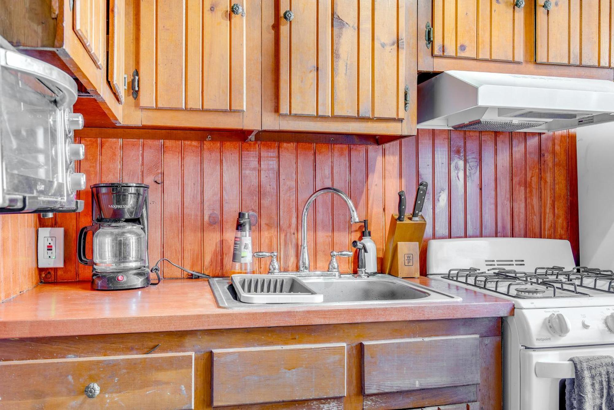 Rustic With Gas Grill Near Skiing!