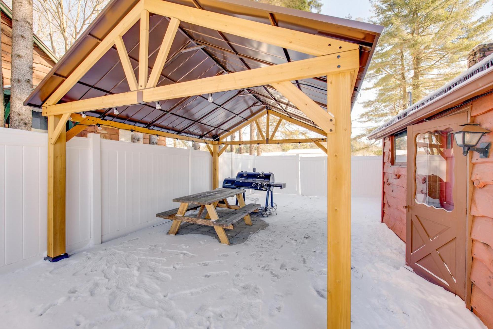 Rustic With Gas Grill Near Skiing! *